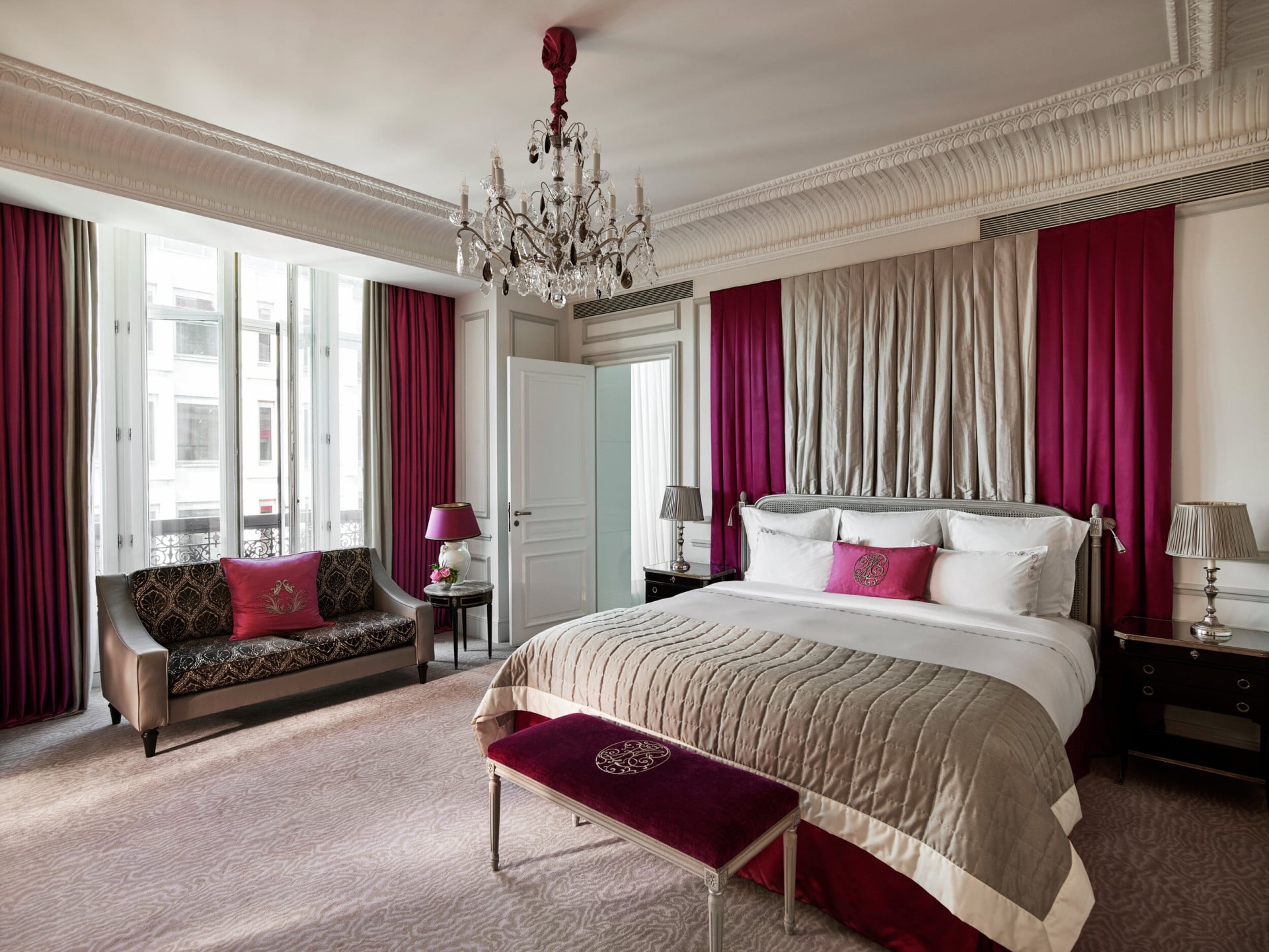 Eiffel Suite bedroom